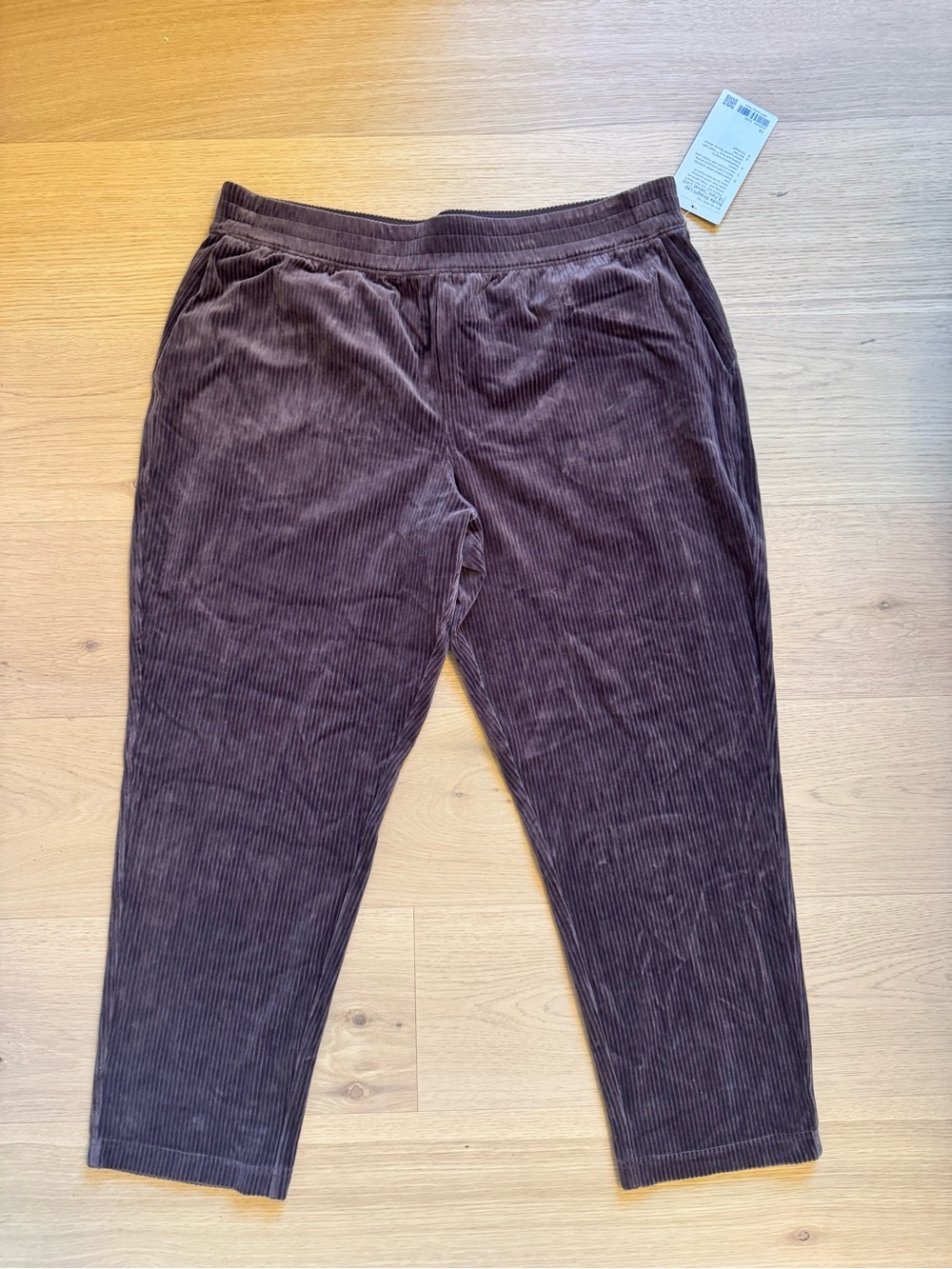 Lululemon women’s Brown Corduroy Pull-On Pants